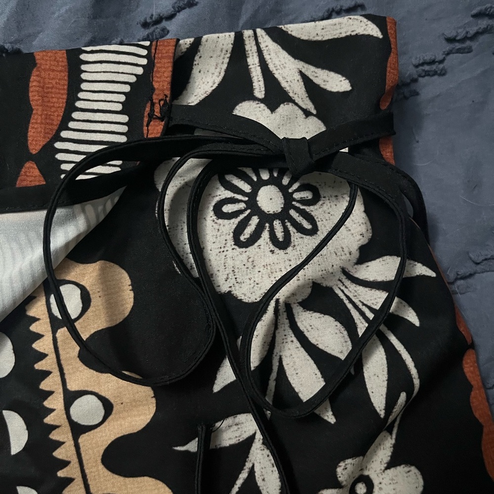 SHEIN Black and Orange Patterned Skort - Picture 3 of 5